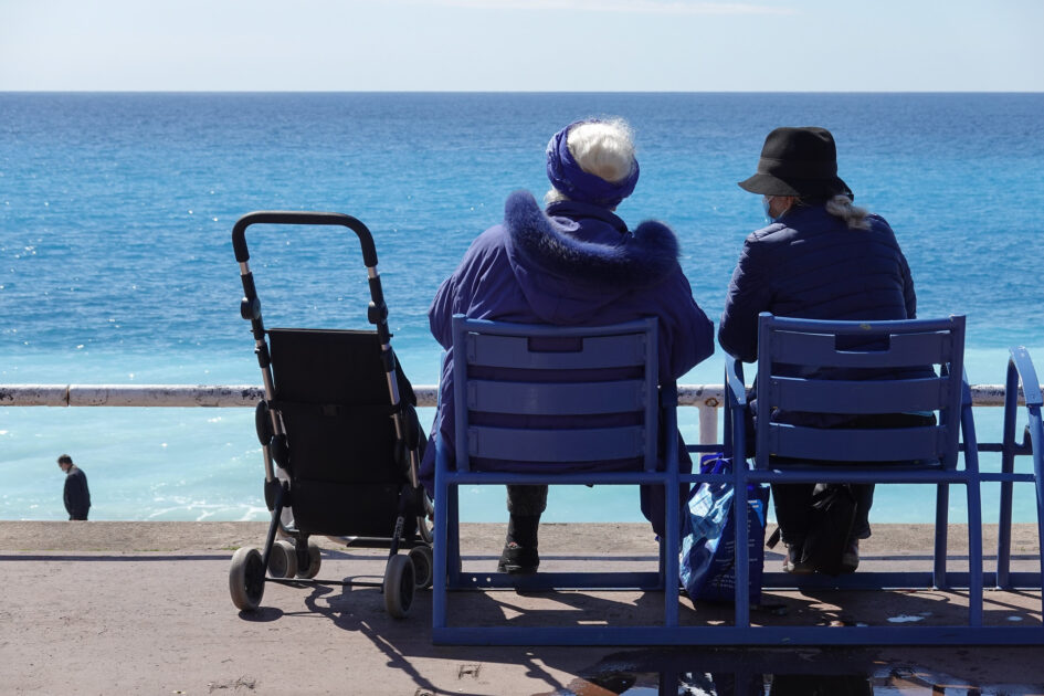 nice plage chaises bleues