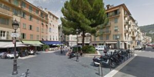 nice place pin belmondo