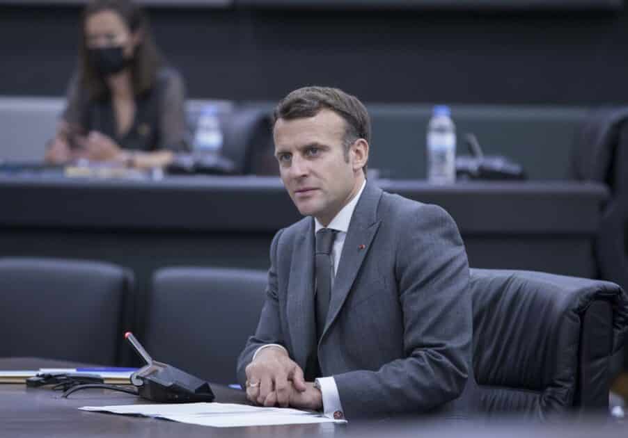 Une large majorité de sondés pointent « une France en déclin » (surtout à droite) emmanuel macron