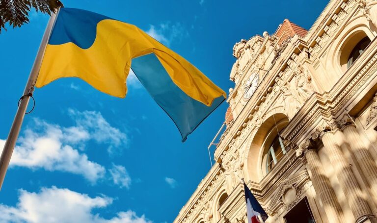 drapeau ukraine cannes
