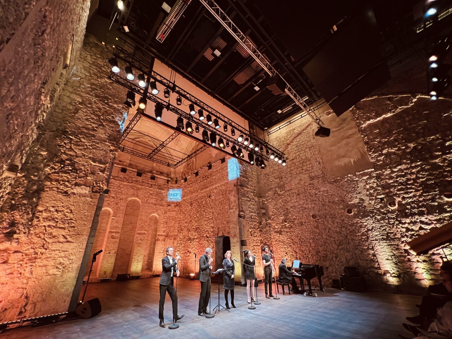 Mais en quoi la nouvelle salle du Théâtre national dans le Vieux-Nice est-elle si innovante? nice théâtre tnn franciscains