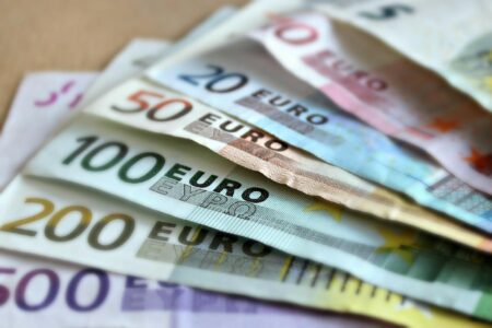 banknotes g7502d8e38 1920