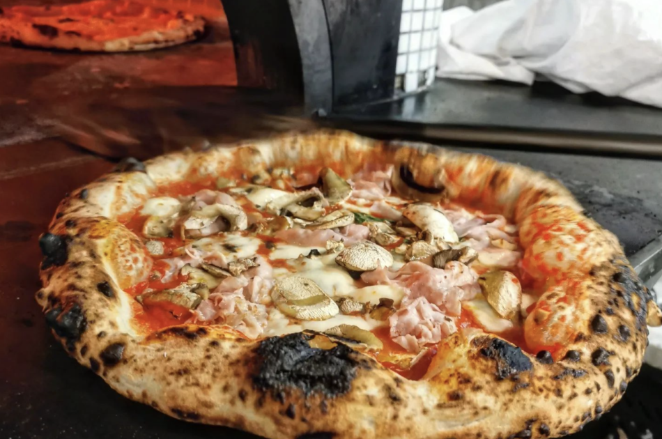 that's amore nice pizzas