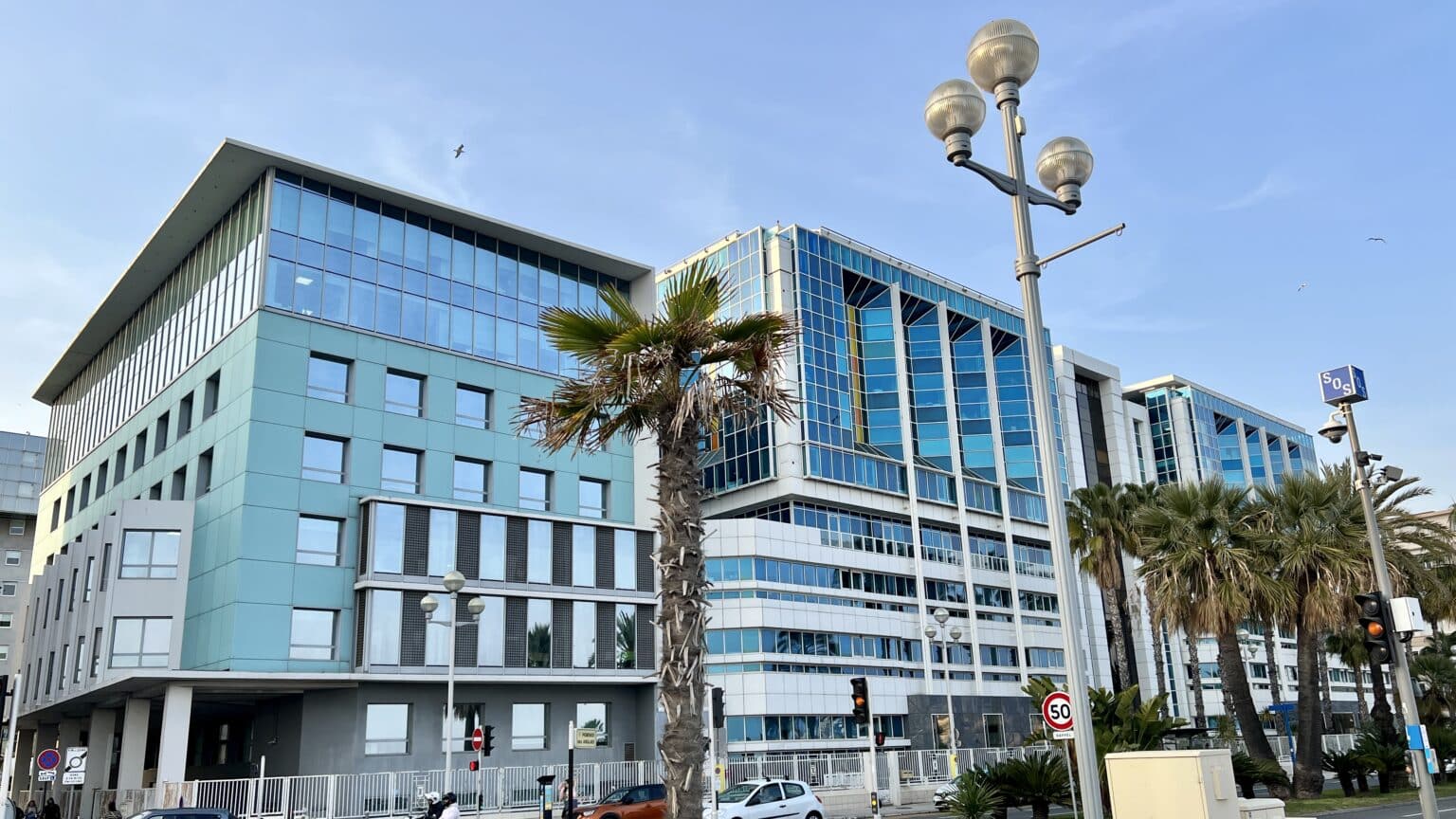 Crise de la pédiatrie à Nice : la mairie dit « ne pas souhaiter » la disparition de l’Hôpital Lenval et préconise de nouveaux accords avec le CHU Nice Hôpital Lenval