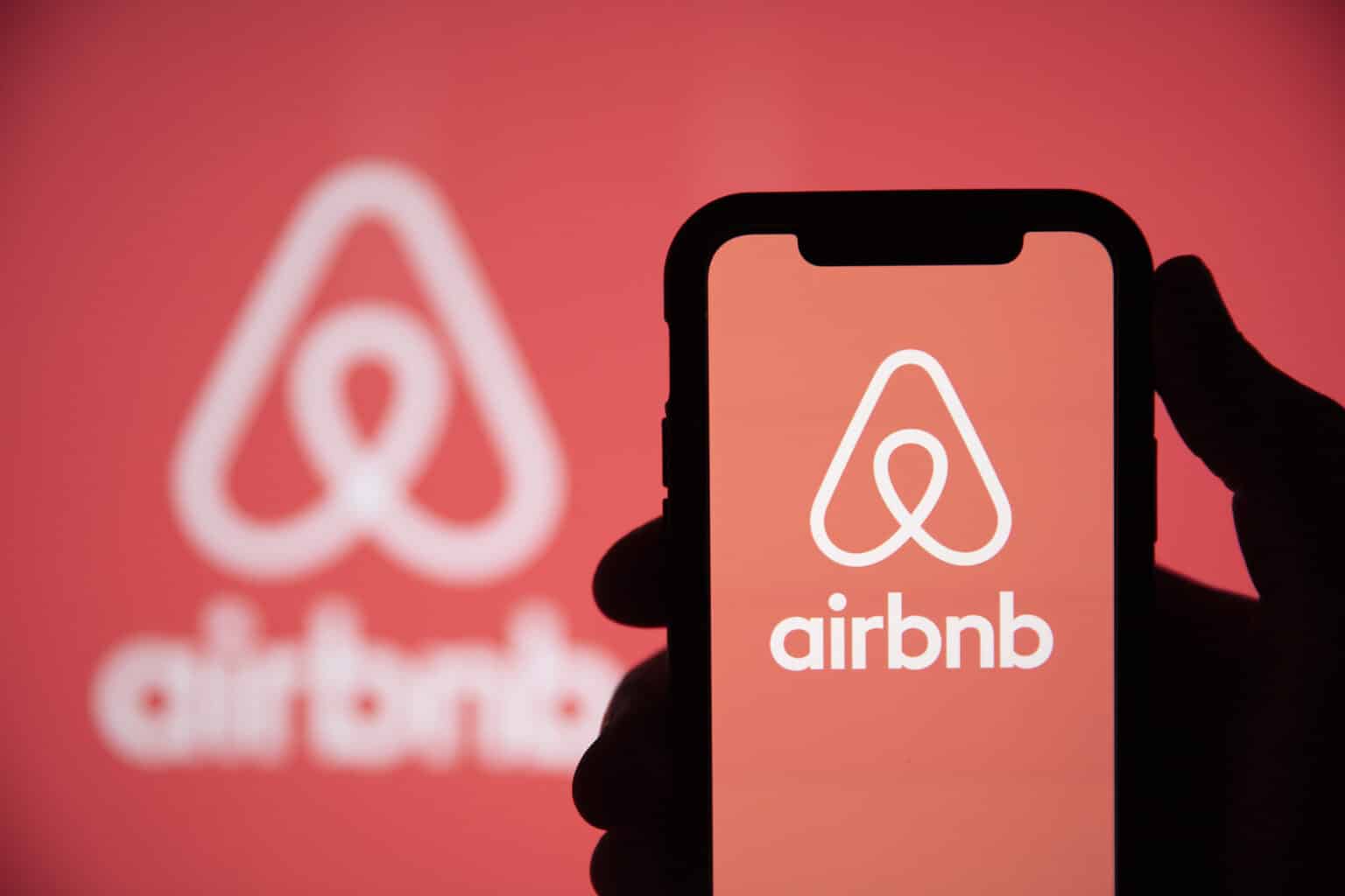 « Tout pour les touristes »: à Nice, Airbnb critique vivement… la politique du logement de la mairie Airbnb