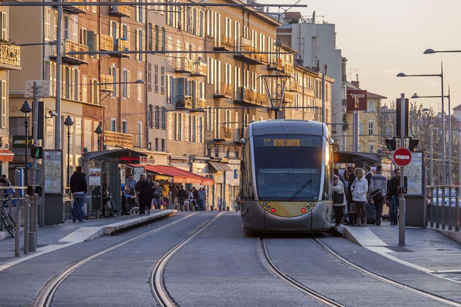 Fierté pour Nice, dont les commerces sont salués comme étant « les plus appréciés de France » Nice tramway