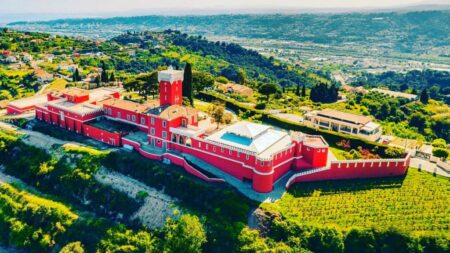Nice château crémat