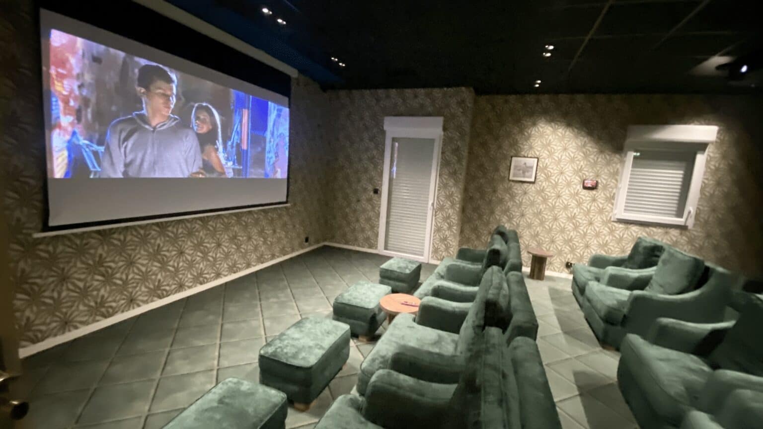 Saint-Roch : à Nice, une nouvelle résidence seniors propose un rooftop et sa propre salle de cinéma Capture decran 2023 07 03 a 14.22.27 2048x1142 1