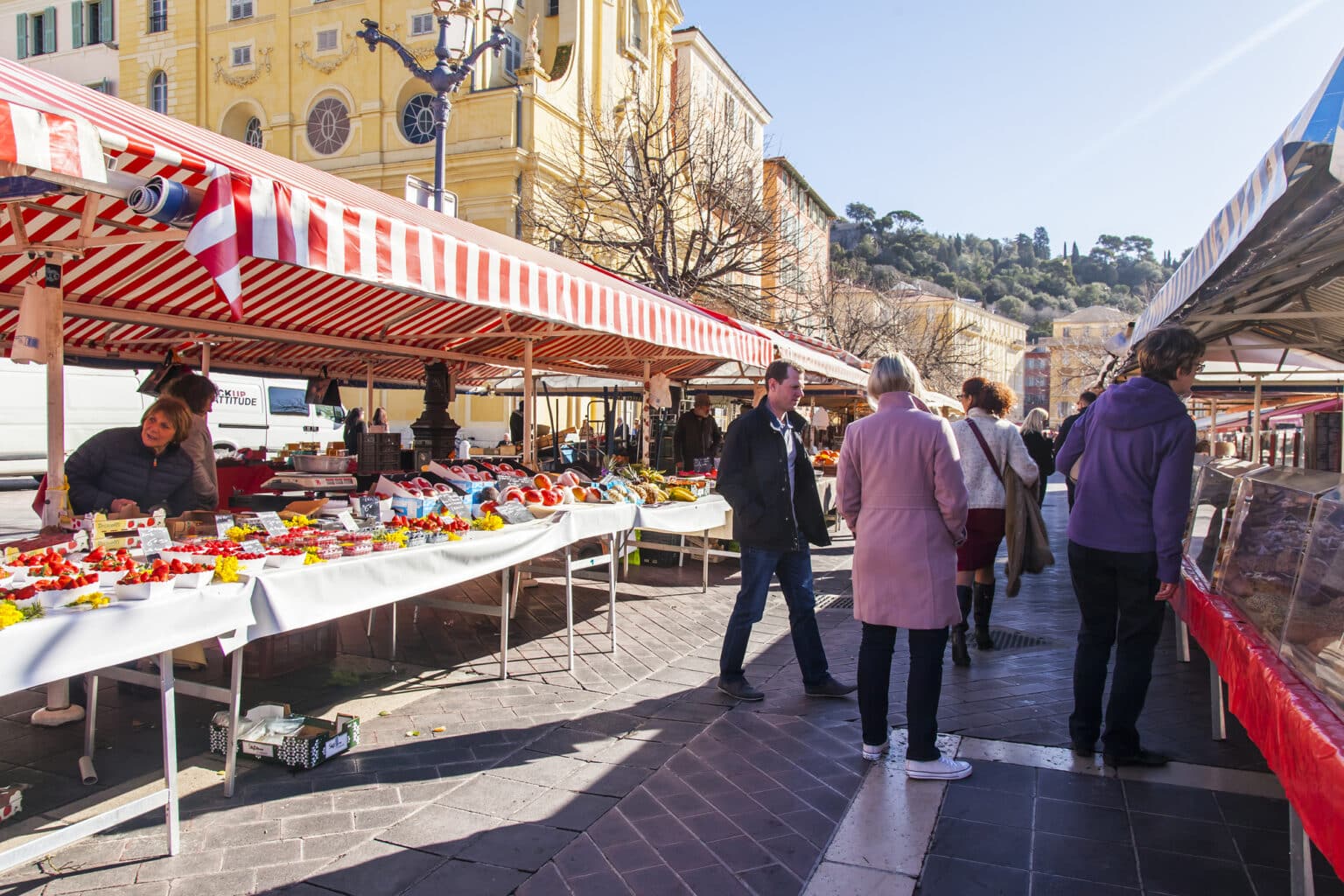À Nice et sur la Côte d’Azur, les horaires des marchés à ne pas louper cours saleya Nice marché