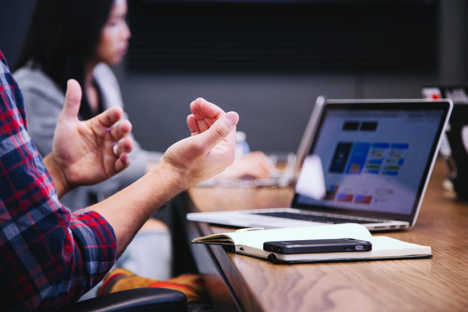 Emploi : quels sont les métiers du numérique qui rapportent le plus ? headway 5QgIuuBxKwM unsplash