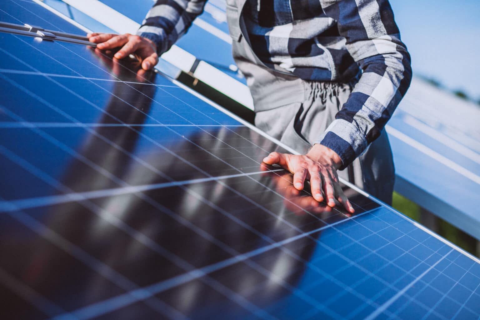TotalEnergies : en Région Sud, de nouveaux sites de production d’énergies renouvelables panneaux solaires