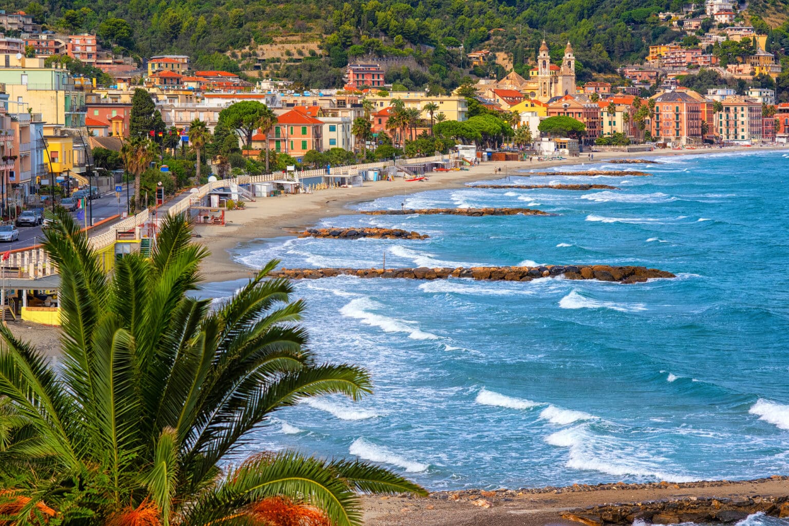 Partez à la découverte de Laigueglia, magnifique petit village italien Depositphotos 240714404 L