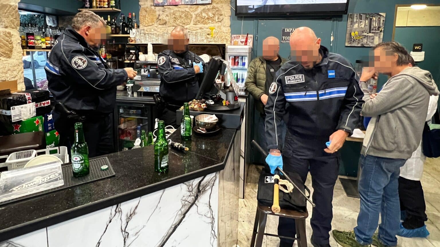 Nice : des armes derrière le comptoir d’un bar du centre-ville, le gérant interpellé IMG 9845