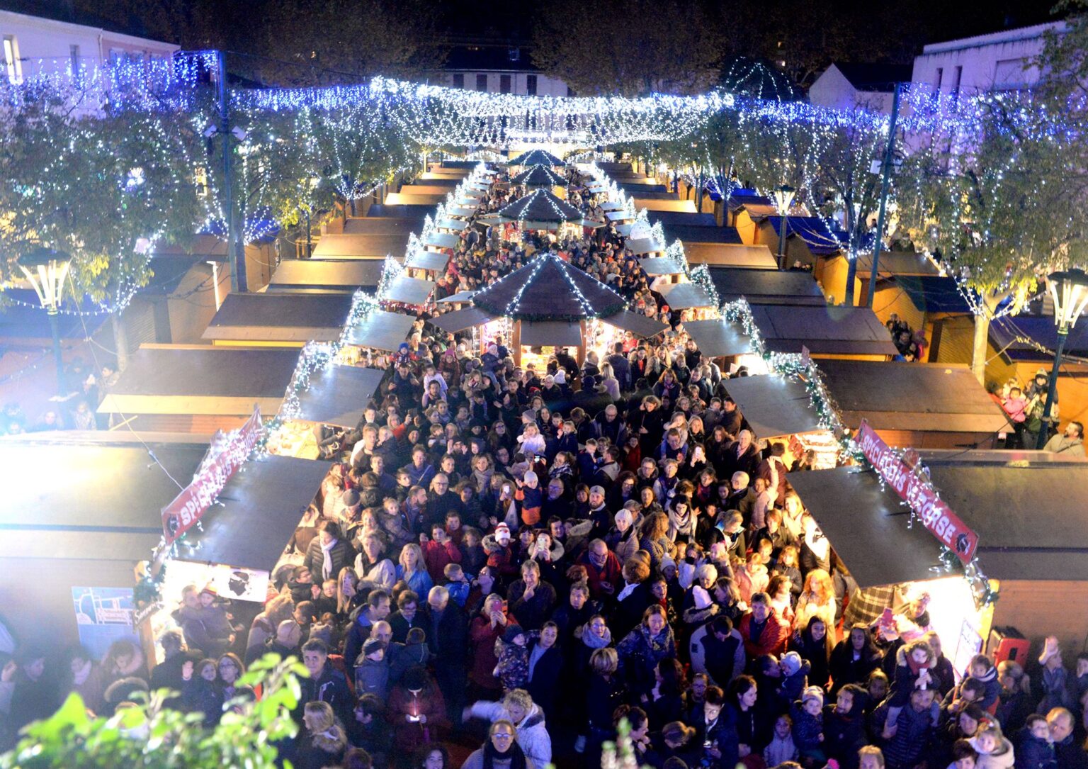 Marche de Noel La Garde