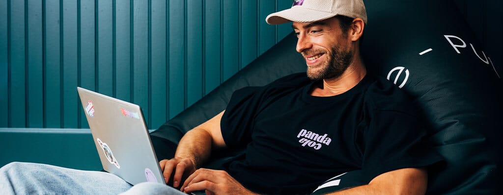 Le t-shirt personnalisé, un cadeau original et abordable pour gâter vos collaborateurs à Noël Photo T shirt personnalise
