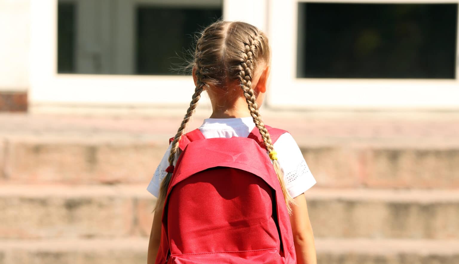 C’est rarissime, la rentrée reportée pour une part de la Côte d’Azur : 123 écoles dégradées par la météo, les enfants enfin de retour en classe école enfant