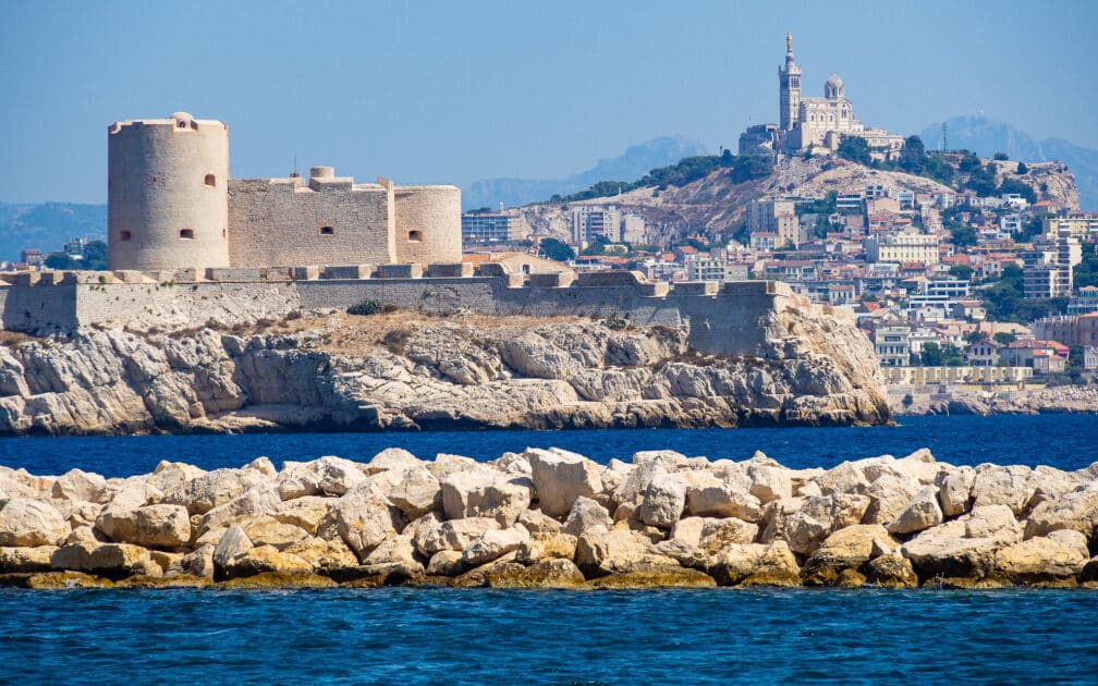 PHOTOS. Provence-Alpes-Côte d'Azur : plein zoom sur ce sublime château de la région de Marseille 3 51705504306 4829780712 k