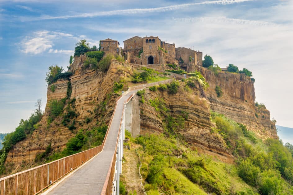 Destination de vacances : en Italie, plein zoom sur le romantique village de Bagnoregio 2 Depositphotos 223904628 XL