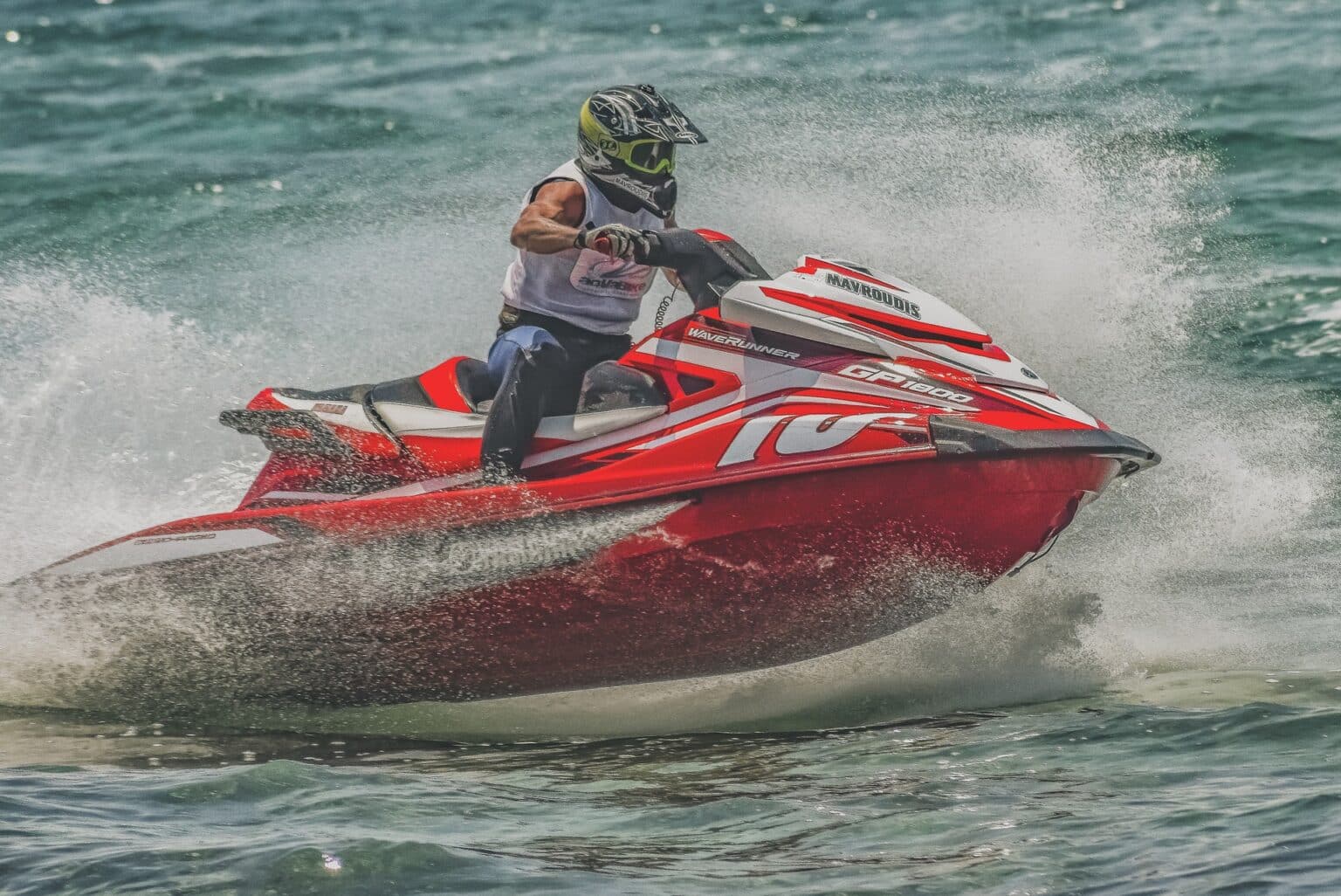 8 activités originales et fun à découvrir aux alentours de Nice pendant l’été jet ski 4285439 1920