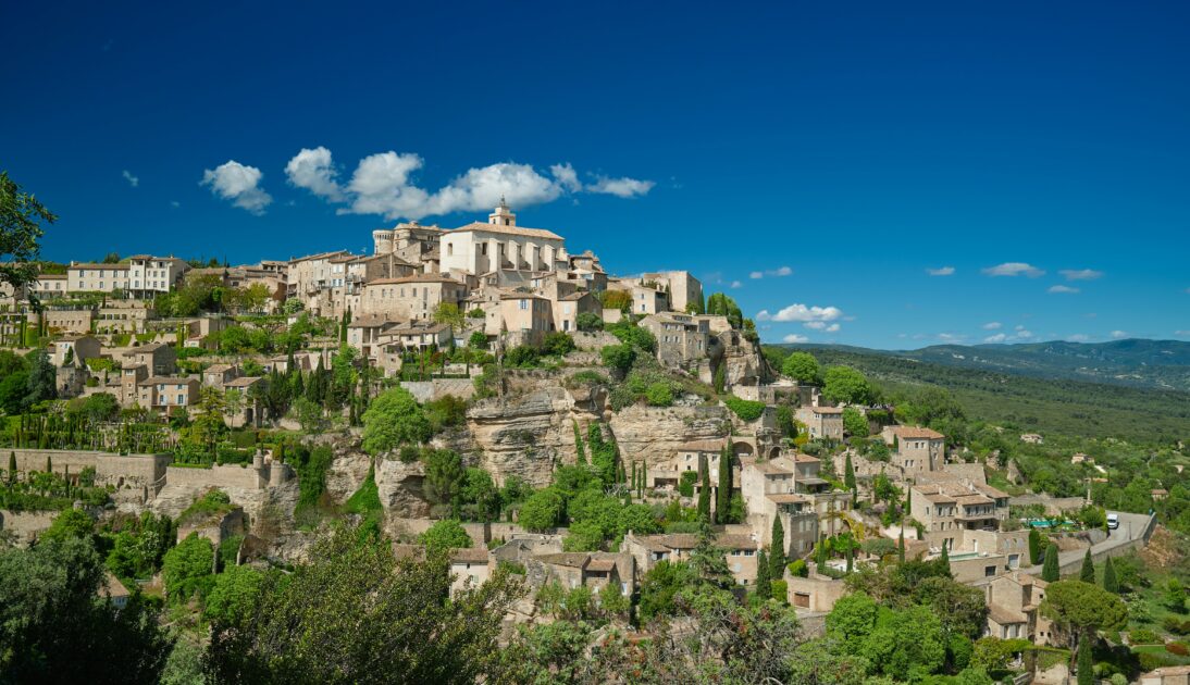 Immobilier : les maisons de campagne plus chères en Provence-Alpes-Côte d’Azur qu’ailleurs ? alexander van steenberge aJEJ9siAppM unsplash