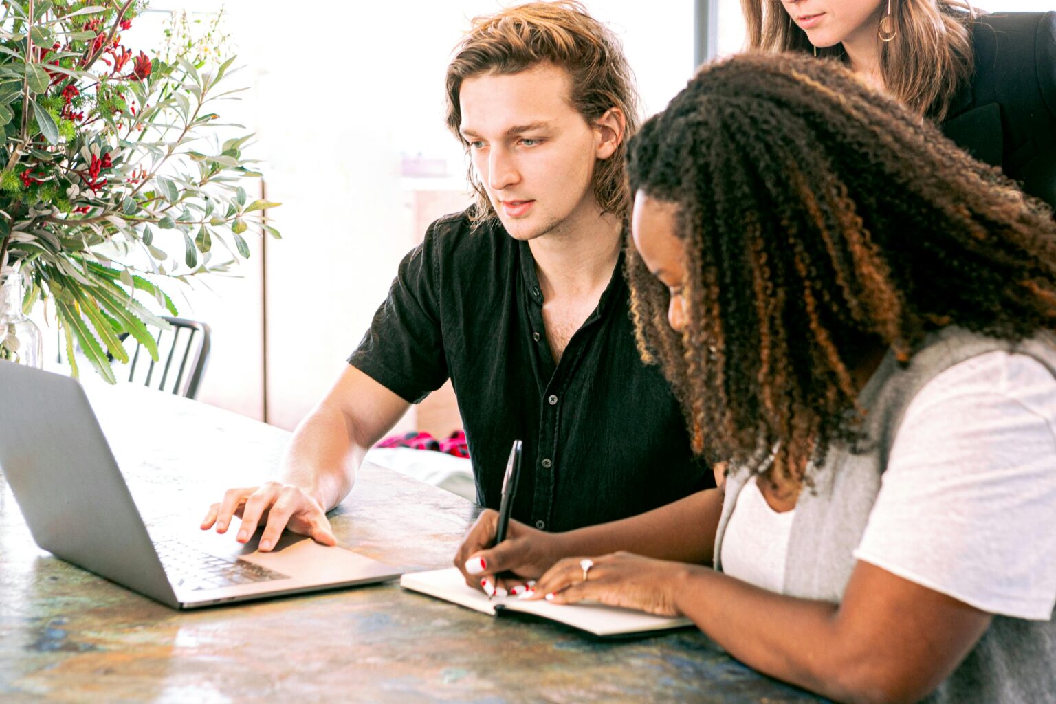Marketing local : comment attirer les clients de votre région ? pexels canvastudio 3153199