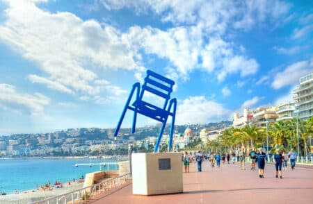 chaise bleue sab