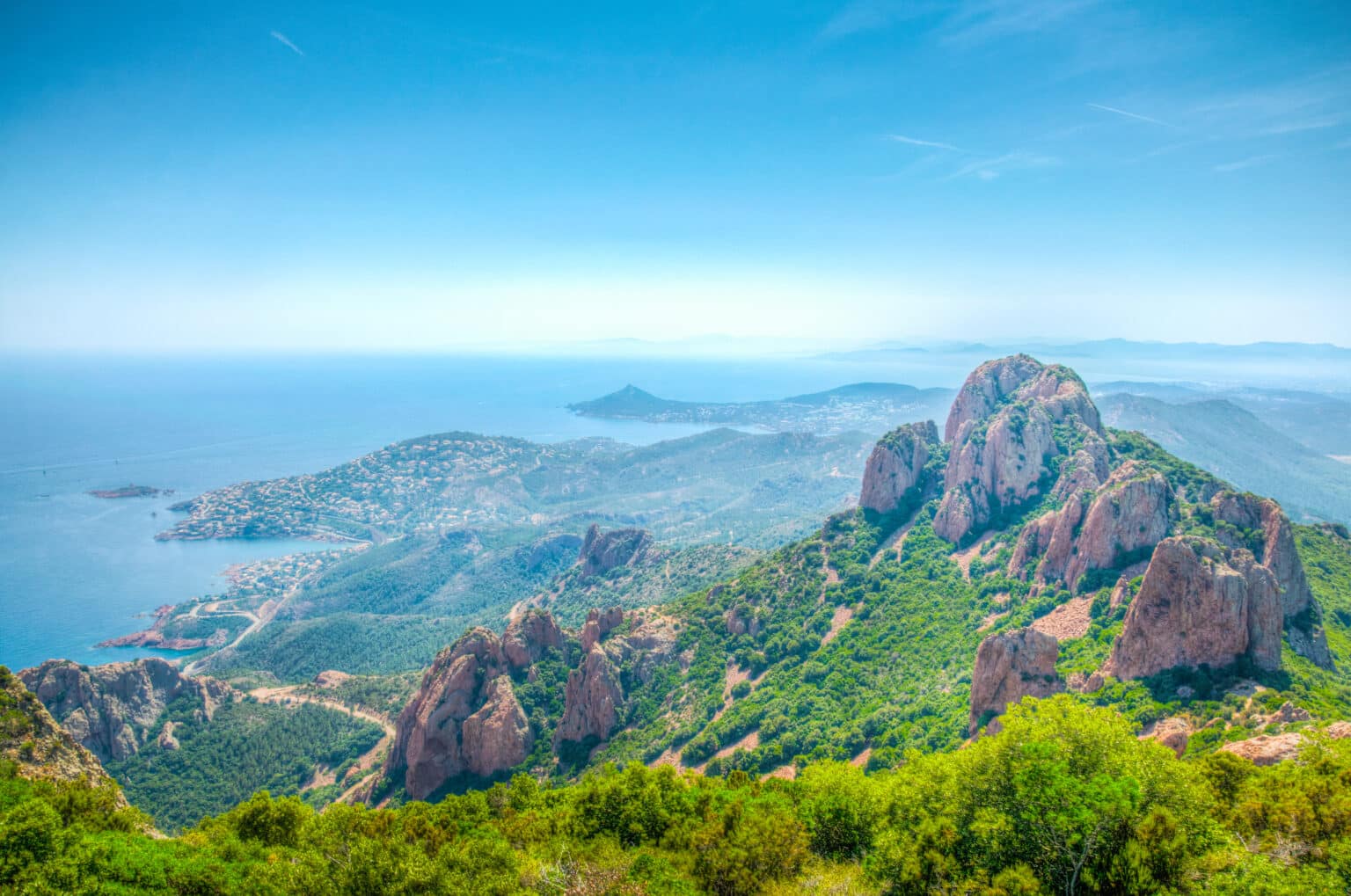 Balade sur la Côte d’Azur : le Cap Roux, un panorama sensationnel à 360 degrés Depositphotos 210725326 XL