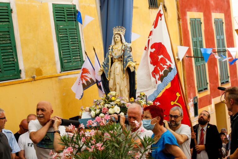 30 % des fêtes traditionnelles ont récemment disparu en France : à Nice, ces rendez-vous continuent de rassembler du monde WhatsApp Image 2024 07 26 at 12.57.57