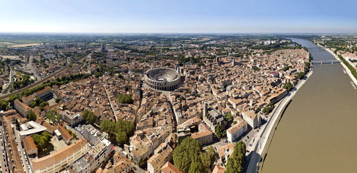 BO. Cette sublime commune de Provence-Alpes-Côte d’Azur est la plus étendue de toute la France 1 arles france 2016