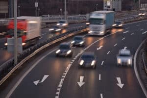 autoroute route voitures trafic transports