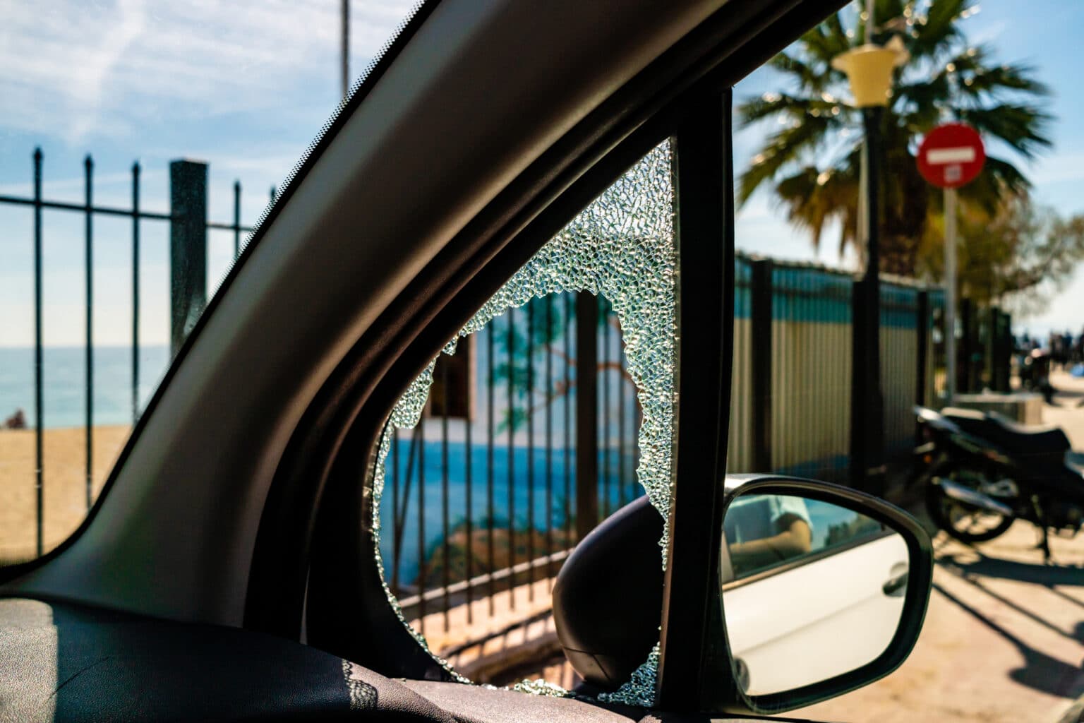 Délinquance. Vols de biens dans les voitures : le palmarès des pires communes de la Côte d’Azur vol voiture