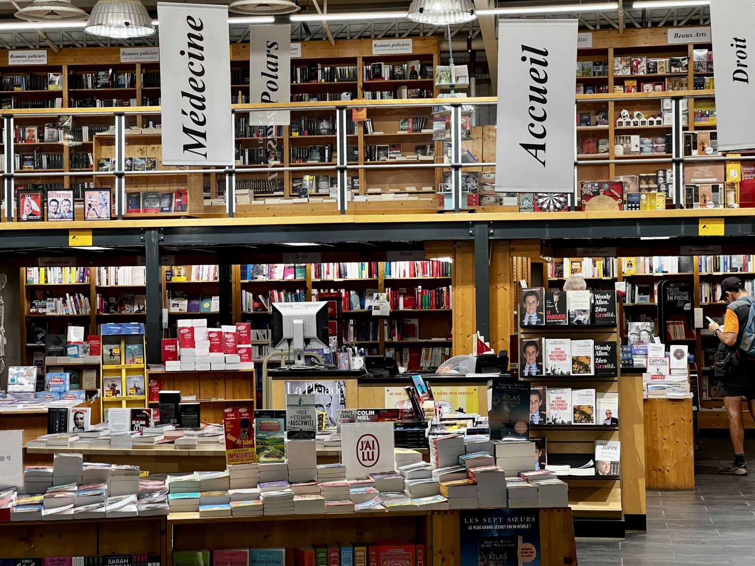 Plus de 100 romans débarquent : quels bouquins s’imposeront avec cette rentrée littéraire ? librairie livres