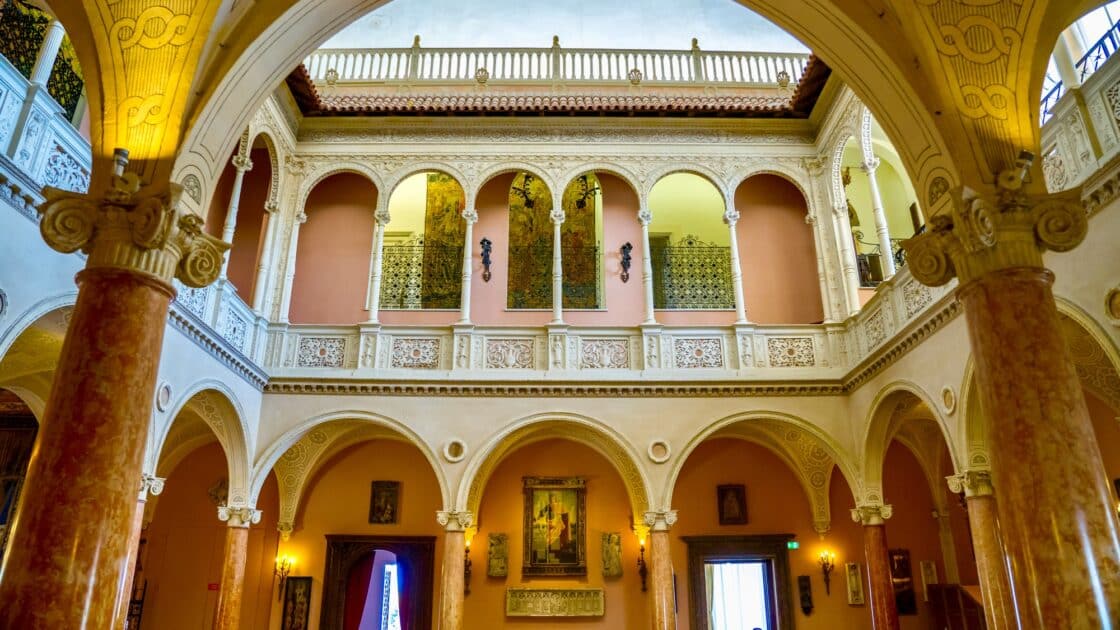 Ce palais de la Côte d’Azur distingué comme l’un des 10 monuments préférés des Français ! Depositphotos 632685746 L 2