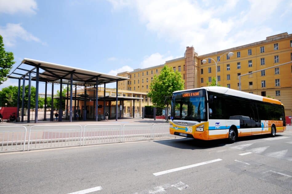 Vos transports : lignes renforcées, itinéraires prolongés… Le point sur les nouveautés de Lignes d’Azur dans la métropole Nice-Côte d’Azur DSC 5800