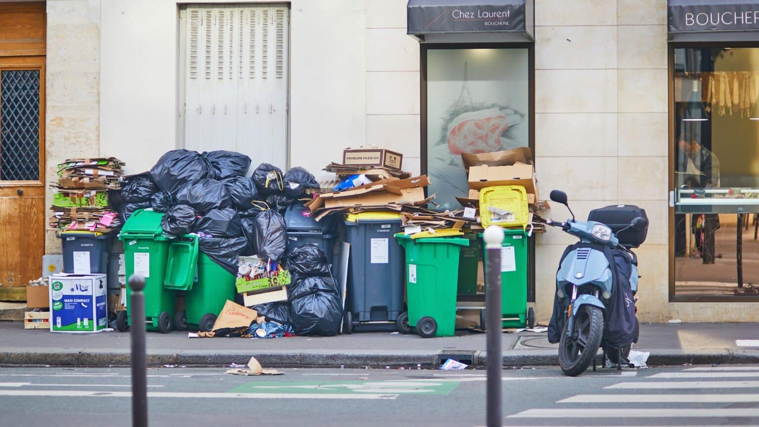 Provence-Alpes-Côte d’Azur : énième grève des éboueurs à Marseille, 600 tonnes de déchets s’accumulent dans les rues Depositphotos 646132742 L 1