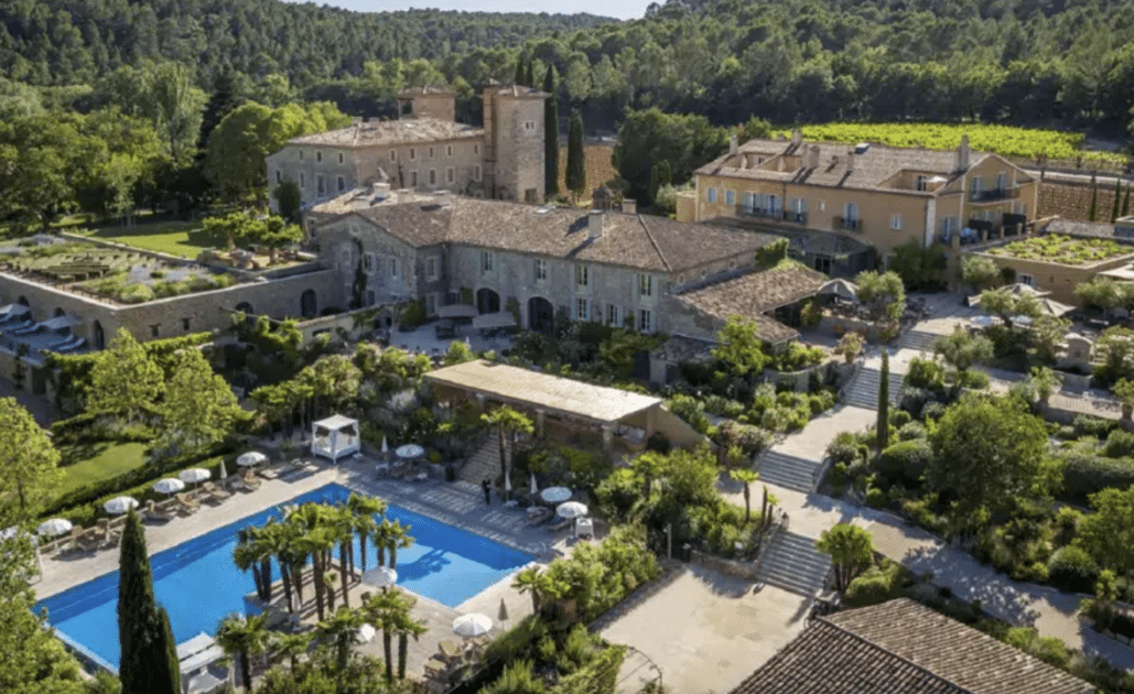 Provence-Alpes-Côte d’Azur : l’un des plus beaux châteaux de tout le Var est aussi un champion des polémiques Capture decran 2024 11 01 a 23.49.42