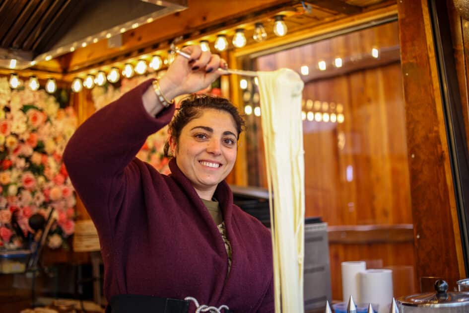 Nice : fondue, churros, champagne… La Maison Ballanger régale petits et grands, « les gens attendaient le marché de Noël avec impatience !» 4D2A1062