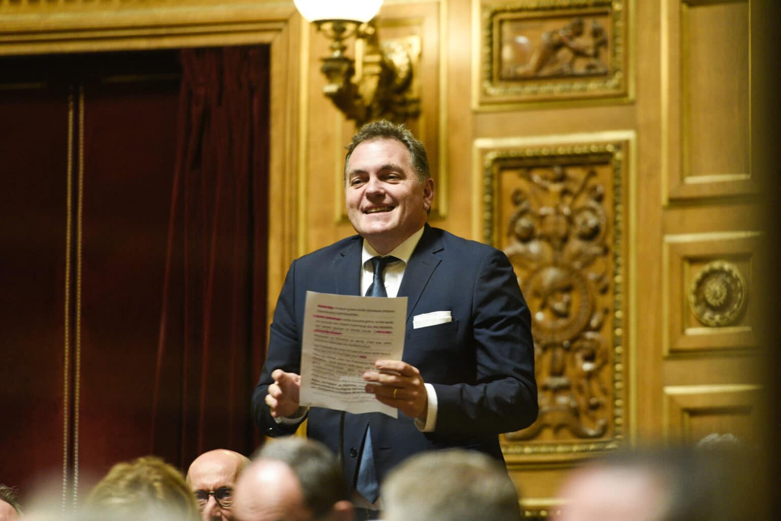 Enquête, vacances critiquées, réaction maladroite sur le chauffeur SNCF suicidé… Le nouveau ministre Philippe Tabarot (déjà) sur des charbons ardents Tabarot