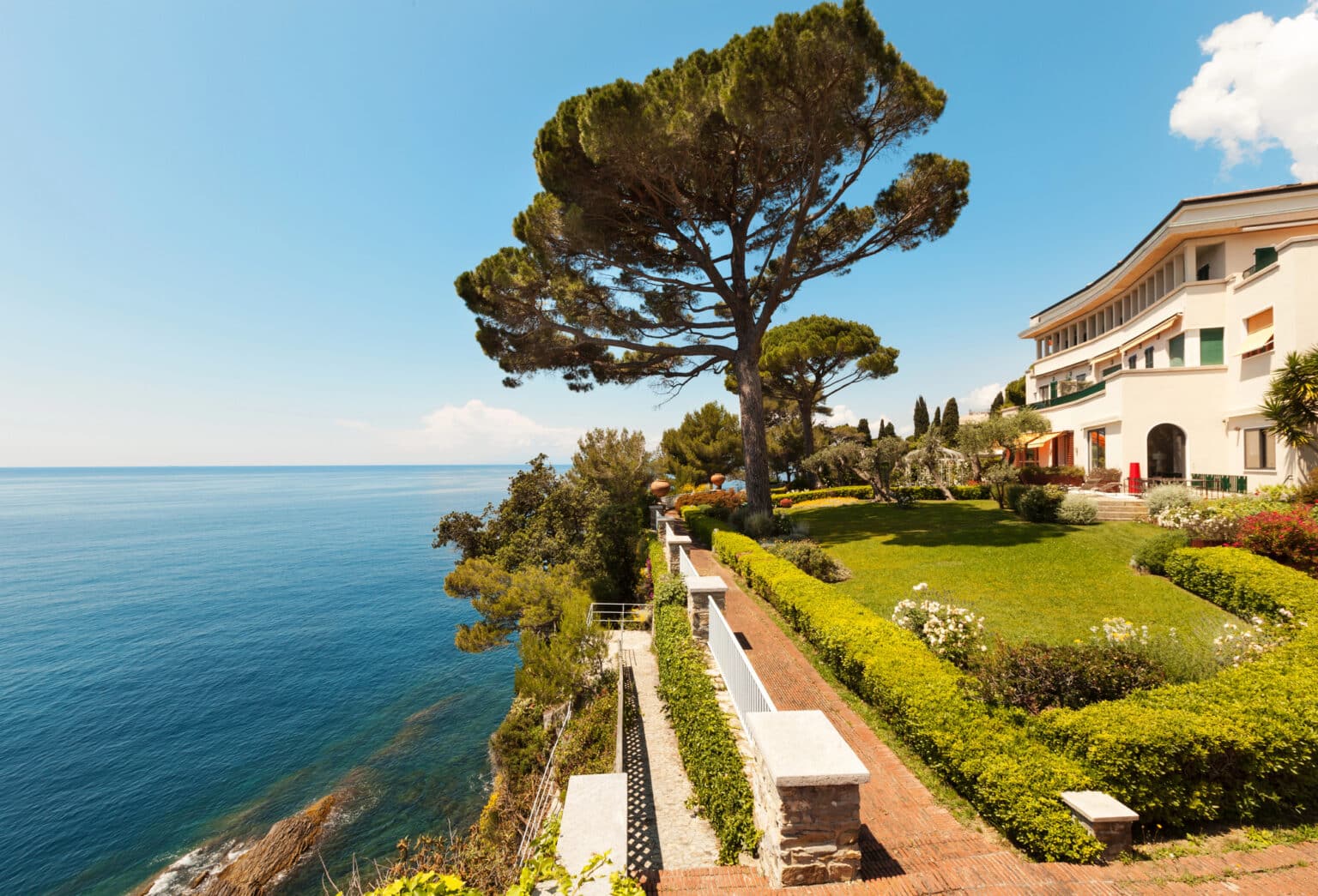 Maison louée 100.000 euros par mois, villa en vente à 29 millions… À Nice et sur la Côte d’Azur, les chiffres fous de l’immobilier en 2024 villa Méditerranée