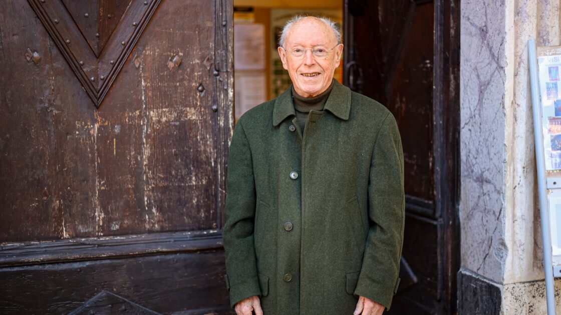 "Elle attire 30.000 visiteurs chaque année": la plus petite cathédrale de France se découvre près de Nice, un guide nous livre son histoire et ses secrets 2 1 1