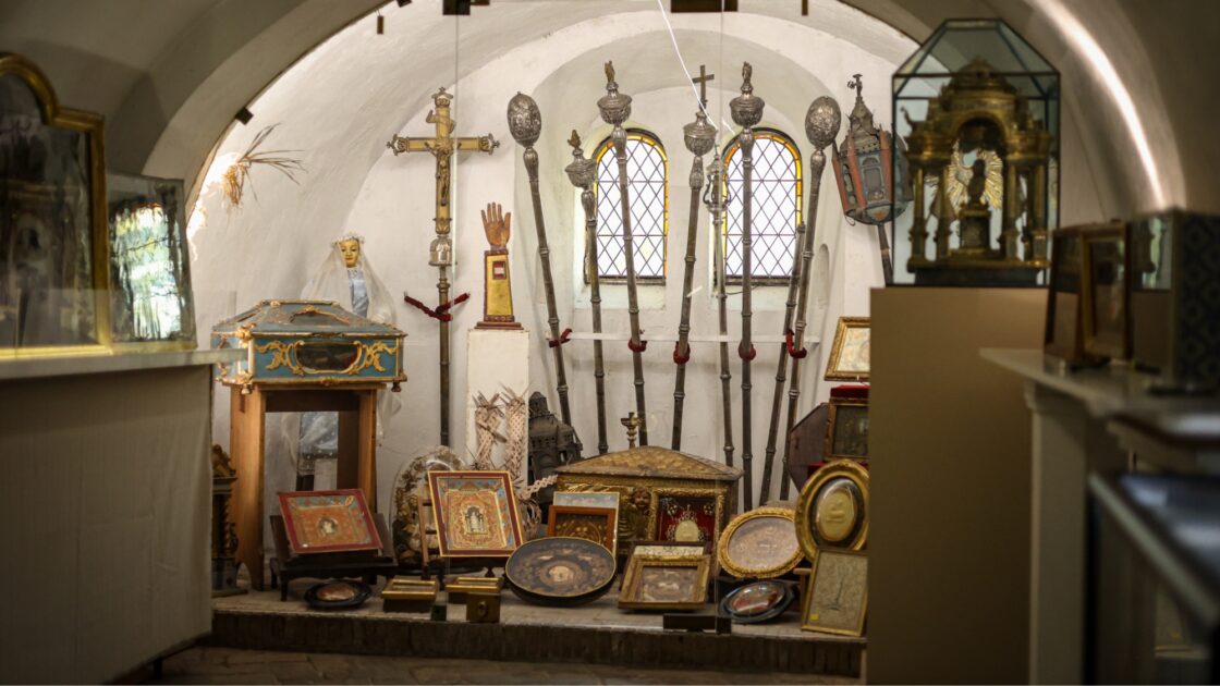 "Elle attire 30.000 visiteurs chaque année": la plus petite cathédrale de France se découvre près de Nice, un guide nous livre son histoire et ses secrets 7 3 1