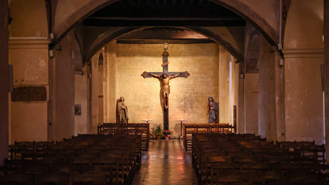 "Elle attire 30.000 visiteurs chaque année": la plus petite cathédrale de France se découvre près de Nice, un guide nous livre son histoire et ses secrets 4 6 1