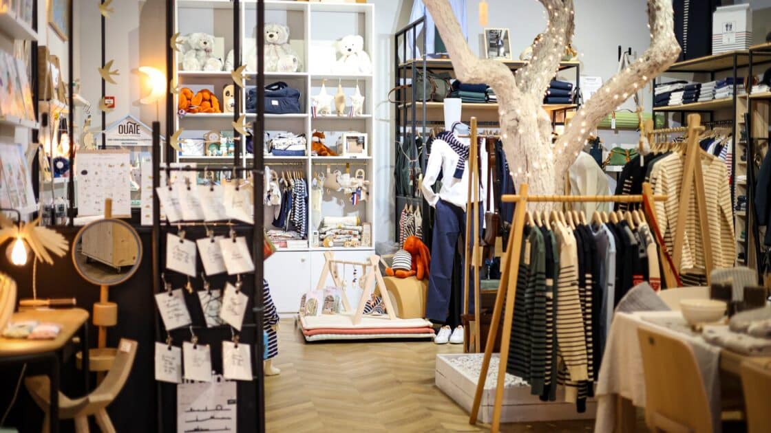 Jouets, cosmétiques, vêtements, bières... Près de Nice, ce "concept store" fait la part belle aux entreprises locales et artisanales 2 6 4