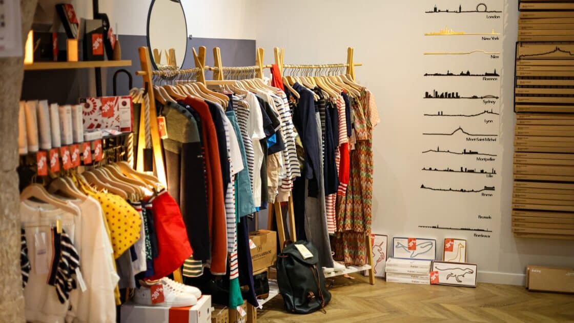 Jouets, cosmétiques, vêtements, bières... Près de Nice, ce "concept store" fait la part belle aux entreprises locales et artisanales 3 7 3