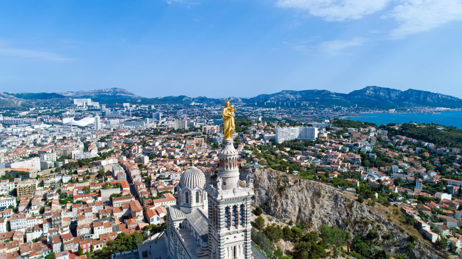 « Corruption d’agents publics, menaces, structuration… »: À Marseille, la crainte d’une nouvelle mafia ou de cartels à l’américaine Marseille vue aérienne