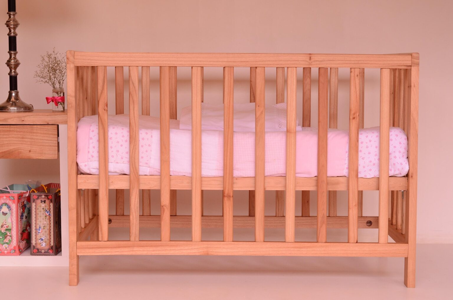 Les bienfaits d’un bon matelas pour enfant sur la santé et le développement de bébé 67b5aceb2c66a crib 446361 1920