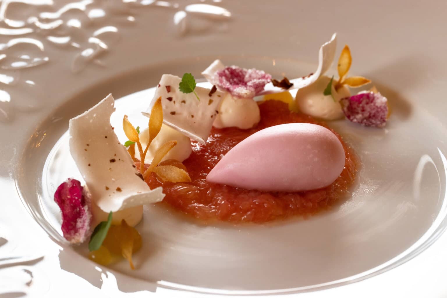LeNegresco LeChantecler pamplemousse de Golfe Juan confit sorbet a la rose de Grasse douceur de centifolia biocGregoireGardette hd 80