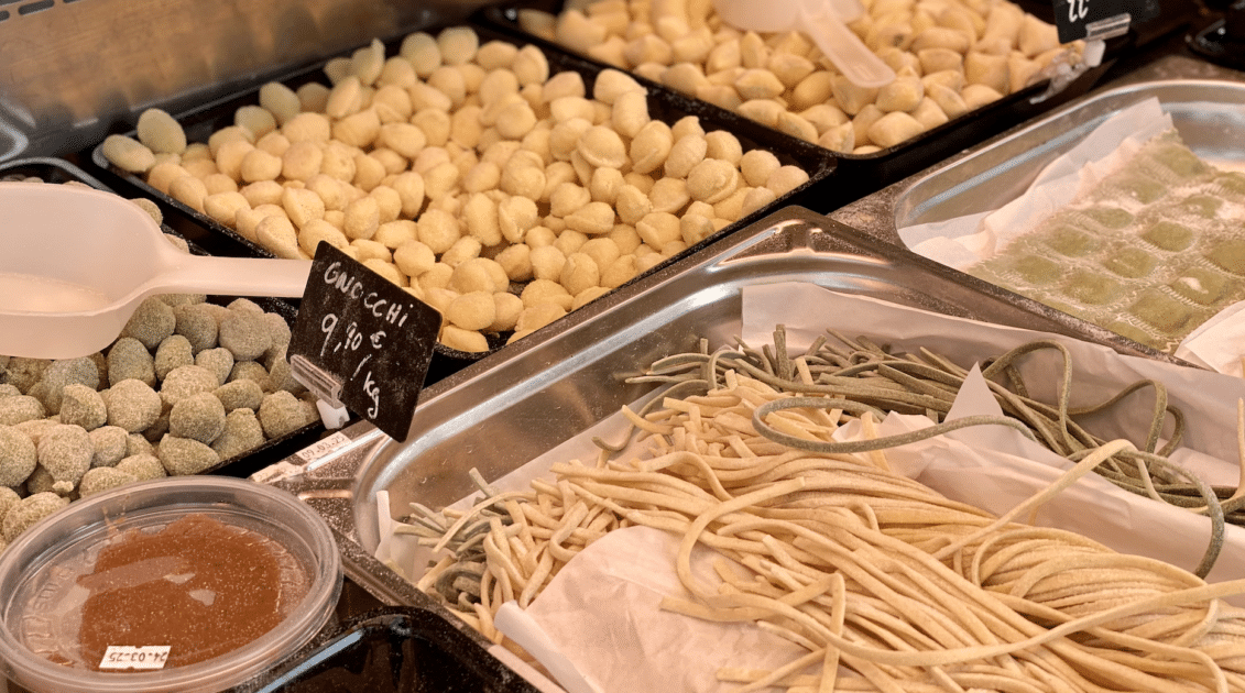 Fromages, bonne charcuterie et spécialités : racheté, ce commerce du quartier de la Libé célèbre le terroir de Nice et sa région 2 Capture decran 2025 03 20 a 15.18.25