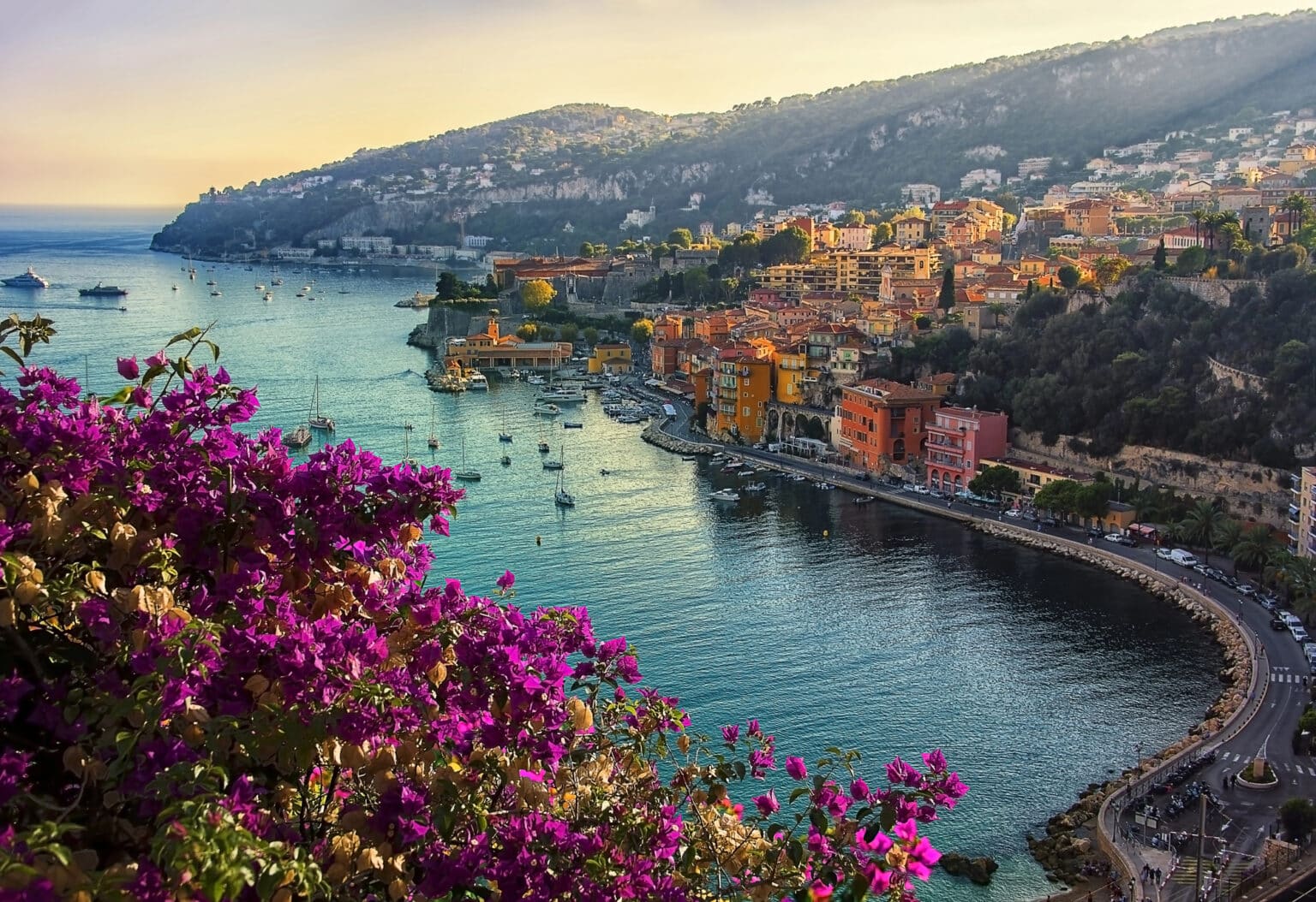 En Provence-Alpes-Côte d’Azur, découvrez les plus belles promenades du littoral sur la Riviera : entre criques secrètes et panoramas d’exception Villefranche sentiers