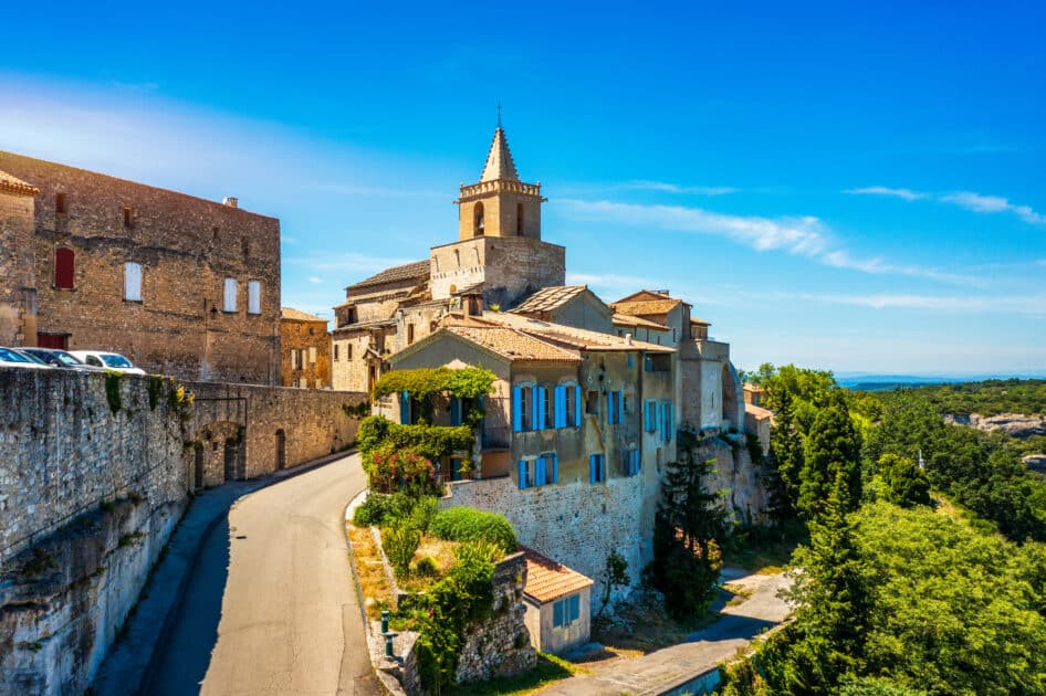 Provence-Alpes-Côte d’Azur en vedette : deux villages parmi les plus beaux du monde, d’après un palmarès du prestigieux « Times » Venasque